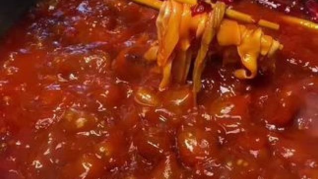 朱光玉火锅馆活动来啦，59.9代100元代金券，菜品丰富味道巴适，左下角定位安排#同城美食 #火锅约