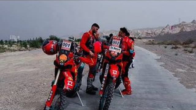 #2024环塔拉力赛 摩托车组排位赛发车，凯越车队方响量&小哥邓连松#凯越450rally #环塔拉