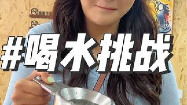 妹妹的小拳头太有意思了哈哈#鲅鱼圈美食 #汉堡 #麦堡记手工汉堡 #美式汉堡 #汉堡店