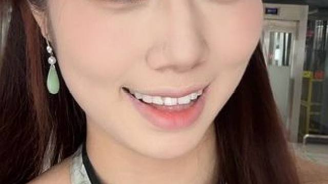 今天主打不跟丢哈哈哈哈#地铁化妆 #我的日常 #今天长这样