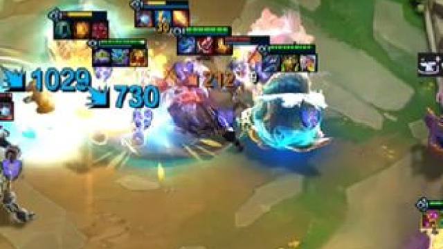 泰坦：追三也不是很稳，但有这装备真稳了 #云顶之弈 #云顶之弈