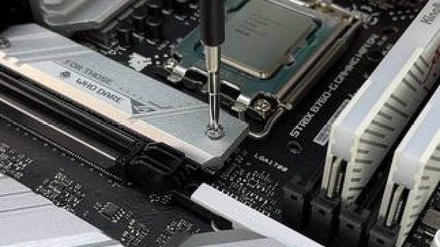 自己单身固然可以，但朋友的成功更令人揪心