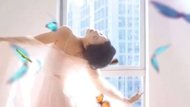 生命久如暗室，不妨明写春诗。#用live绽放点亮日常碎片 #舞蹈 #氛围感 #live是图片的生命力