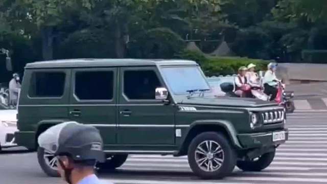 BJ80 路上不能惹的车军绿色BJ80 #军绿色BJ80  #路上不能惹的车 #每天一个用车知识