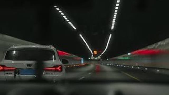 我愿称之为成本最低的车拍方案 妈妈再也不用担心你蹲后备箱了！！！#机车摄影 #拍摄花絮 #口袋减震臂