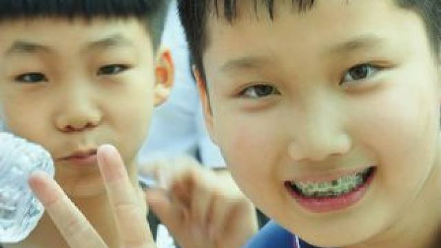 九峰山景区 #养在九峰山 快点吸阳气 原来他们出来玩的时候可以笑的这么开心。#学生时代 #研学旅行 