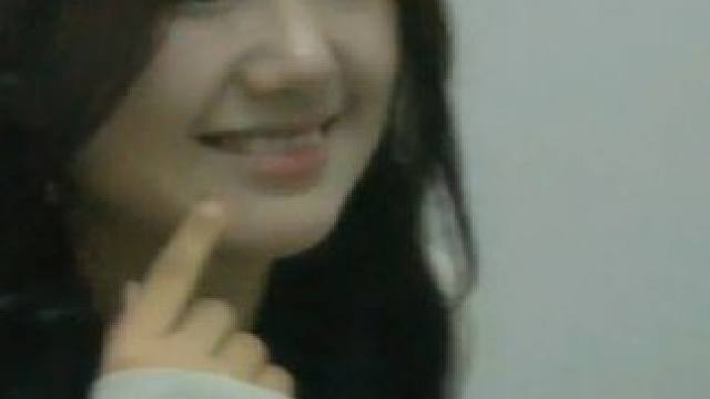 我跟你讲 我今天在洗手间照镜子的时候 我感觉自己好漂亮  还有......