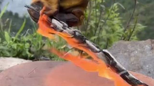 户外泥锅红肠 #露营报告 #露营美食报告