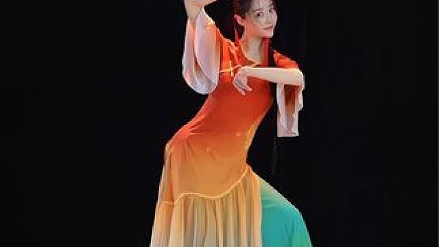 《酒馆儿》 俏皮可爱，古灵精怪 原创