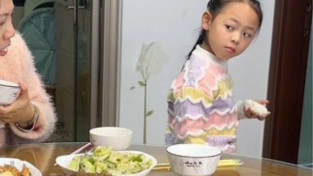 谁吃的最慢 谁洗碗 #搞笑家庭欢乐多 #漏风的小棉袄