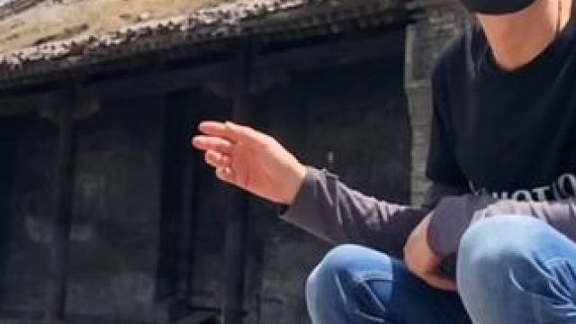 山西发现抗金英雄，岳飞后人避难小村，76岁老人三代守护着岳家庙#传统村落 #穿越千年看山西 #山西文