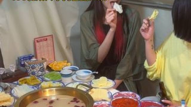 环境非常不错的欧式简直风格街道，街上浪漫的玫瑰和店内环境呼应，肉的品质也不错都是手工现切的，188双