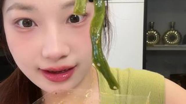 闭眼入的回购n次酸辣脆爽美食来啦 #鸡爪#贡菜 #嘎嘣脆 #泡椒 #酸梅