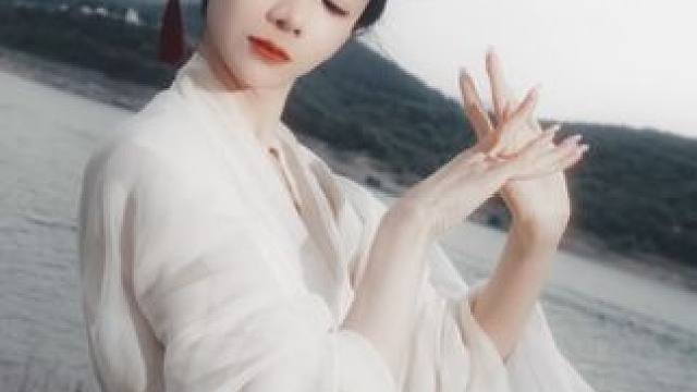 今日方知我是我。
#古风汉服美如画 #国风古韵 #汉服之美在华夏