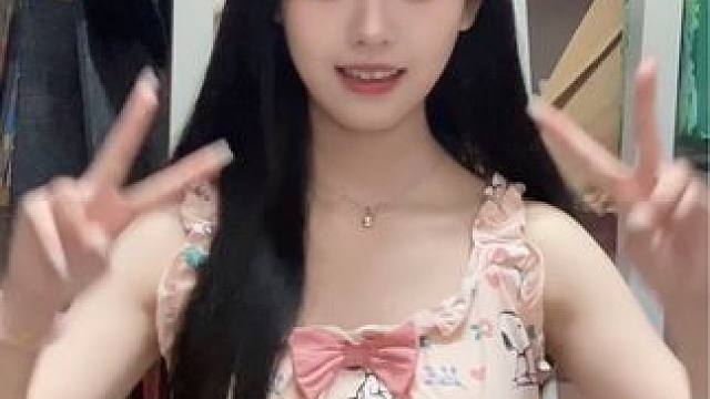 今天和史努比一起出镜#甜妹 #甜甜的手势舞