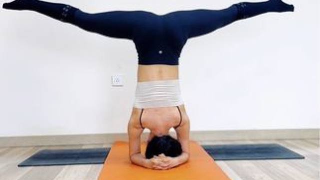 早起练倒立了，周末愉快#瑜伽 #倒立 #运动