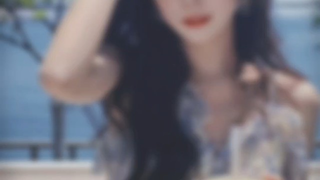 这世上不缺让人心动的新鲜感，但真诚又长久的陪伴属实难得。