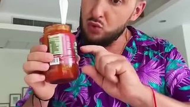 抠门老爸分配番茄酱，结局让人太解气了！ #看一遍笑一遍 #意想不到的结局 #老外真会玩 #万万没想到