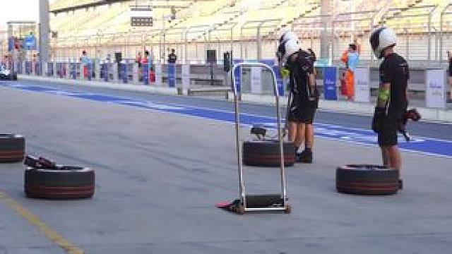 换胎练习，#FE电动方程式 特有的松弛感
#赛车