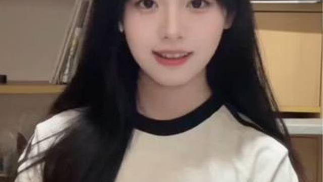 你那个抱着钱数的女孩她现在一定很幸福吧#甜妹 #连麻漫长的季节#邻家小丈夫