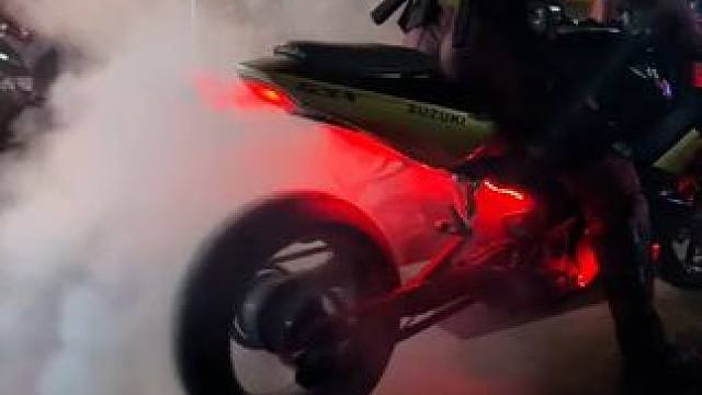 来兄弟们挑一辆送给自己#雅马哈r1 #宝马s1000rr #机车 #川崎zx10r #铃木大r