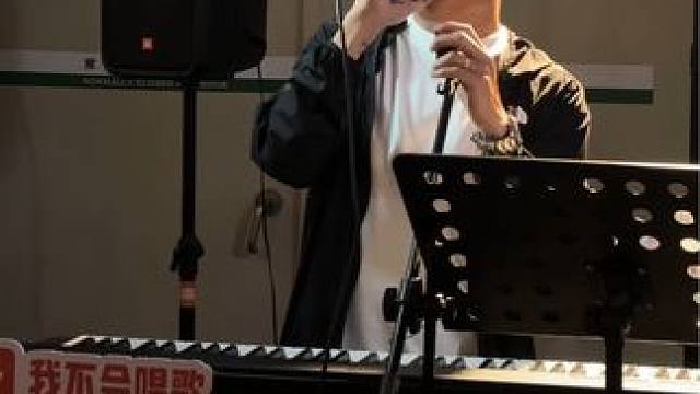 十七岁是我十七岁那年学会的，现在已经三十七了，二十年，唱这首歌的感觉依然不变