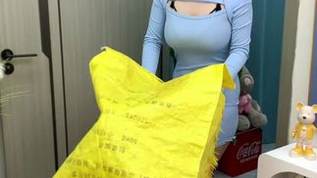 夏天到了，家里怎么能少了这个#拖地花露水  12斤装才12.99，太划算了，随便怎么用都不心疼#家用