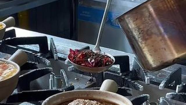 非常火的砂锅在万达华府也可以吃饭了#砂锅菜 #砂锅菜 #美食