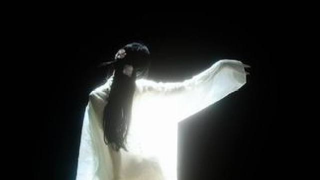 “她从光里走来……”#翻跳 #葬心 #舞蹈 #卿昀编舞