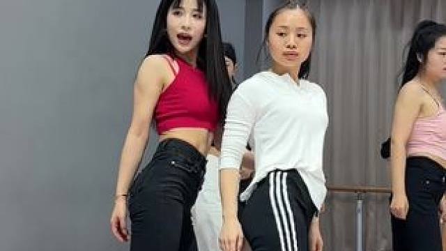 一分钟学会提胯坐胯，大家学会了嘛 #舞蹈 #练舞 #舞蹈改变人生