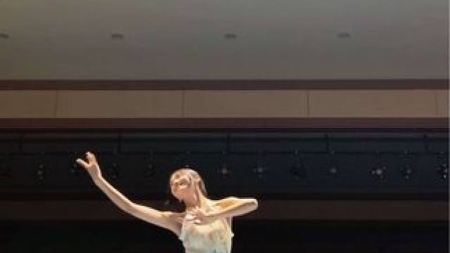 热死了 给本小姐上一壶解暑的酒 #小酒馆