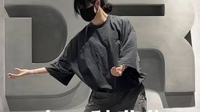 今天是五彩斑斓的灰☺️
