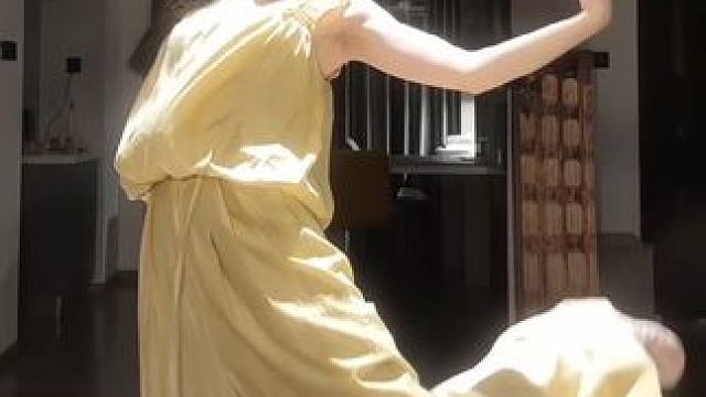 #舞蹈 柳叶儿弯弯拂水花儿转～#六一儿童节 #童年 #少女心