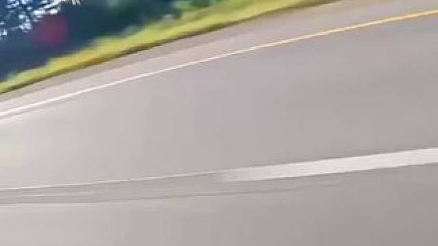 最怕的就是这种翘头落地 车辆不受控制 还好有经验！ #摩托车