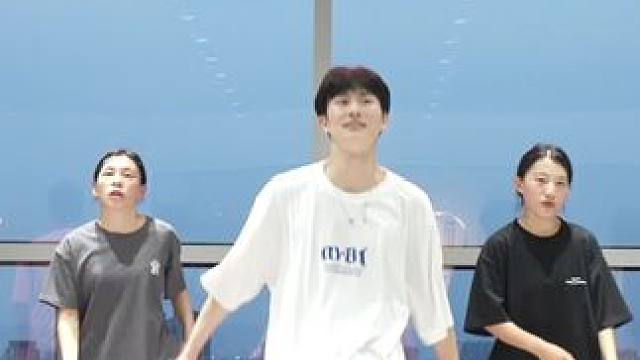 虽然生活一地鸡毛，但跳舞的那些瞬间真的好开心呀，希望你们在看视频的时候也是有片刻的愉悦和放松吧#CC