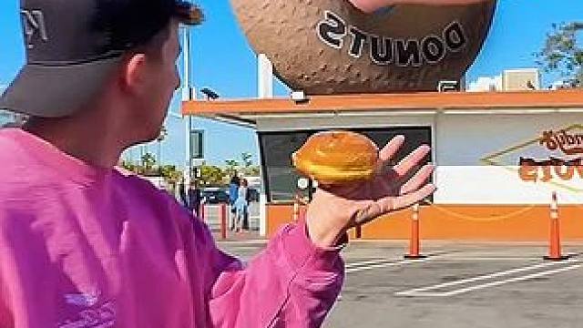 #外国人真会玩 #国外沙雕日常 这是魔法吗，看起来有点不可思议啊