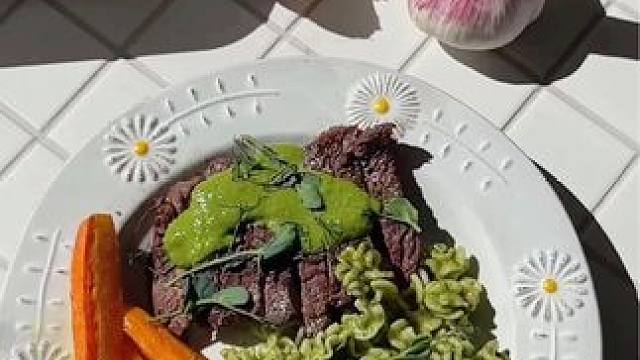 低卡晚餐｜自制青酱意面搭配烤牛排胡萝卜#我的厨房日记 #谁懂这一口的好吃程度 #美食vlog #吃瘦