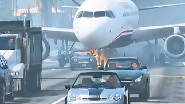 客机突然冲进路面，就因为一个开关造成的#飞机