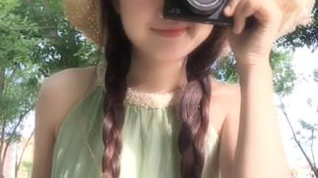 宝宝 笑一下 我给你拍个照 