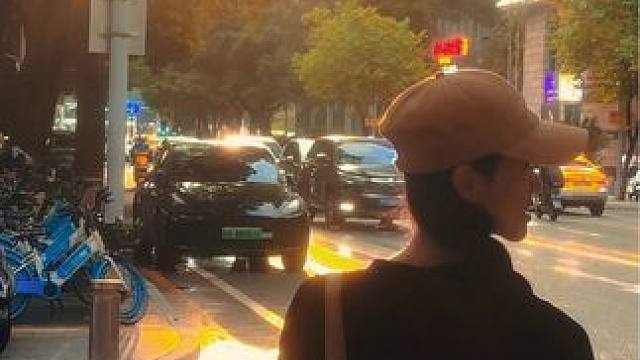 “像是重逢又像是离别”#氛围感 #live是图片的生命力 #古典舞 #送自己一句告白 #日落