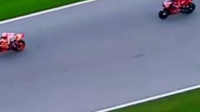 #motogp #摩托车比赛 #滑胎过弯 #专业动作请勿模仿 #93号马奎斯