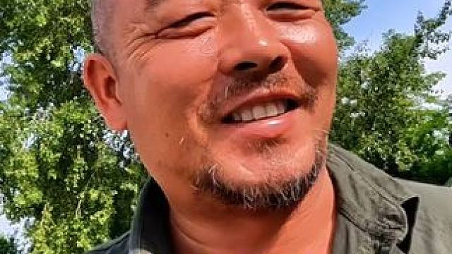 流浪家沙大厨又找到绝佳露营地，旬邑县山顶上吃早餐，太厉害了#户外美食 #户外生活 #床车旅行 