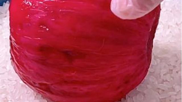 我是真没想到，把火龙果放到大米里抓碎，做出来竟然是孩子们爱吃的新吃法