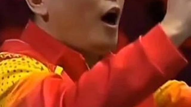 志强又是幸福快乐的一天，跟着梁靖崑沾光到重庆参加活动，笑靥如花看大胖的眼神都温柔了不少。#乒乓球 #