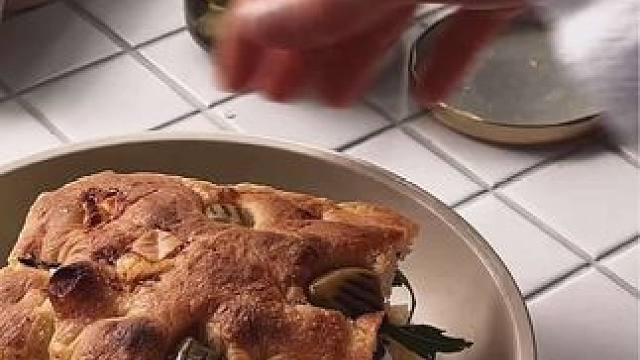 佛卡夏面包配布拉塔奶酪｜白人饭#我的厨房日记 #春日好食光 #美食vlog #早餐吃什么 #治愈系美