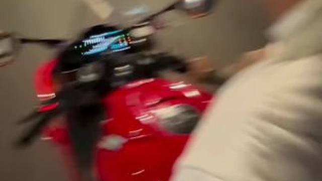 狂躁哥又出来 遛弯儿了#骑摩托是灵魂在移动 #拒绝飙车