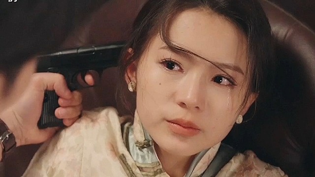 男人参加父亲的婚礼，却发现新娘竟是自己女友！