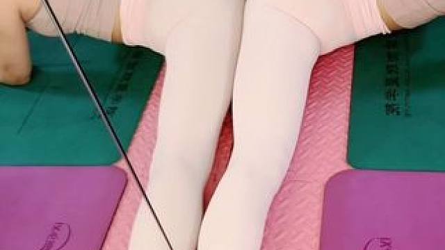 #一字马 #瑜伽女孩 #横叉 #正常瑜伽动作无不良引导 今天你耗横叉了嘛？耗就完了