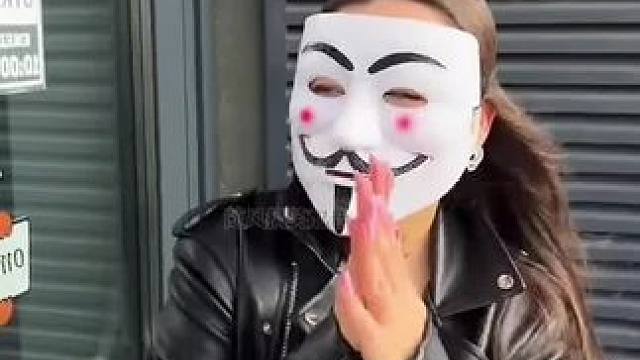 变身小狗进入公众场合，这简直太神奇了吧！ #看一遍笑一遍 #意想不到的结局 #万万没想到 #这操作都