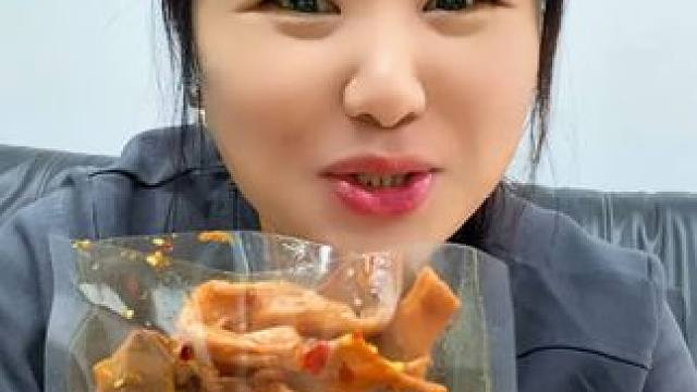 鸭肠又辣又香，巨好吃，卤的还特别入味！！#鸭肠 #好吃到停不下来 #妈呀太香了